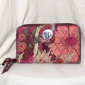 Vera Bradley RFID Turn lock wallet. NWOT